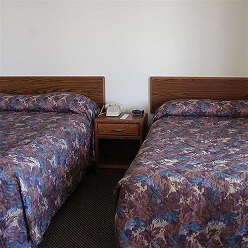 Geneva Inn Екстериор снимка